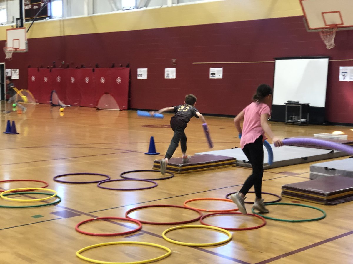 TeresaM_Smith's tweet image. Our first day of the @napls_ps  Wellness Olympics.  Students are having fun as they compete with their peers.  #learningtofly #3rdgraders