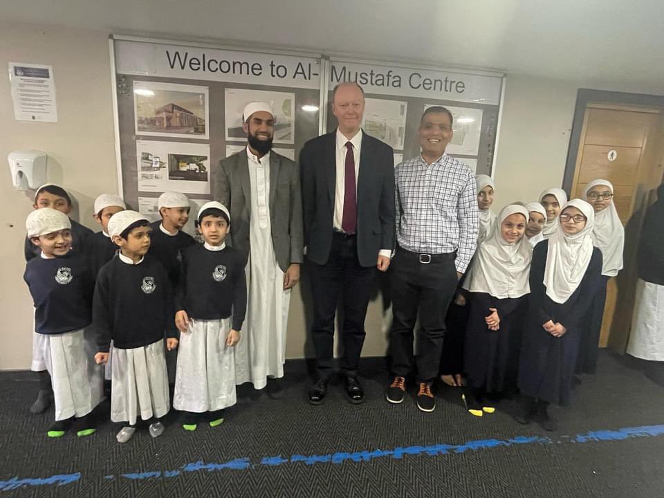 SFITogether's tweet photo. Chris Whitty, Chief Medical Officer for England visited one of our SFI Faith Centres, Al Mustafa Centre in Bradford. 

At the centre he learnt about their work to address health inequalities amongst Muslim communities amidst Covid-19. https://t.co/G05OnkWAK8
