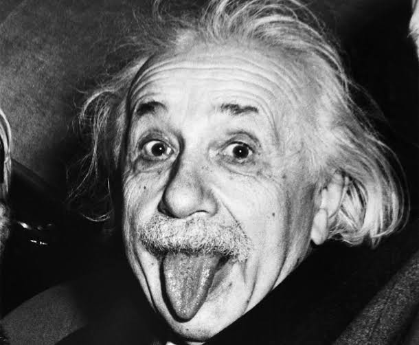 Günün anlam ve önemi ☺️

-Dünya Pi Günü 
-Einstein’in doğum günü 🎂 

#HappyPiDay 
#HappyBirthdayEinstein 
#Einstein 
#PiDay2022