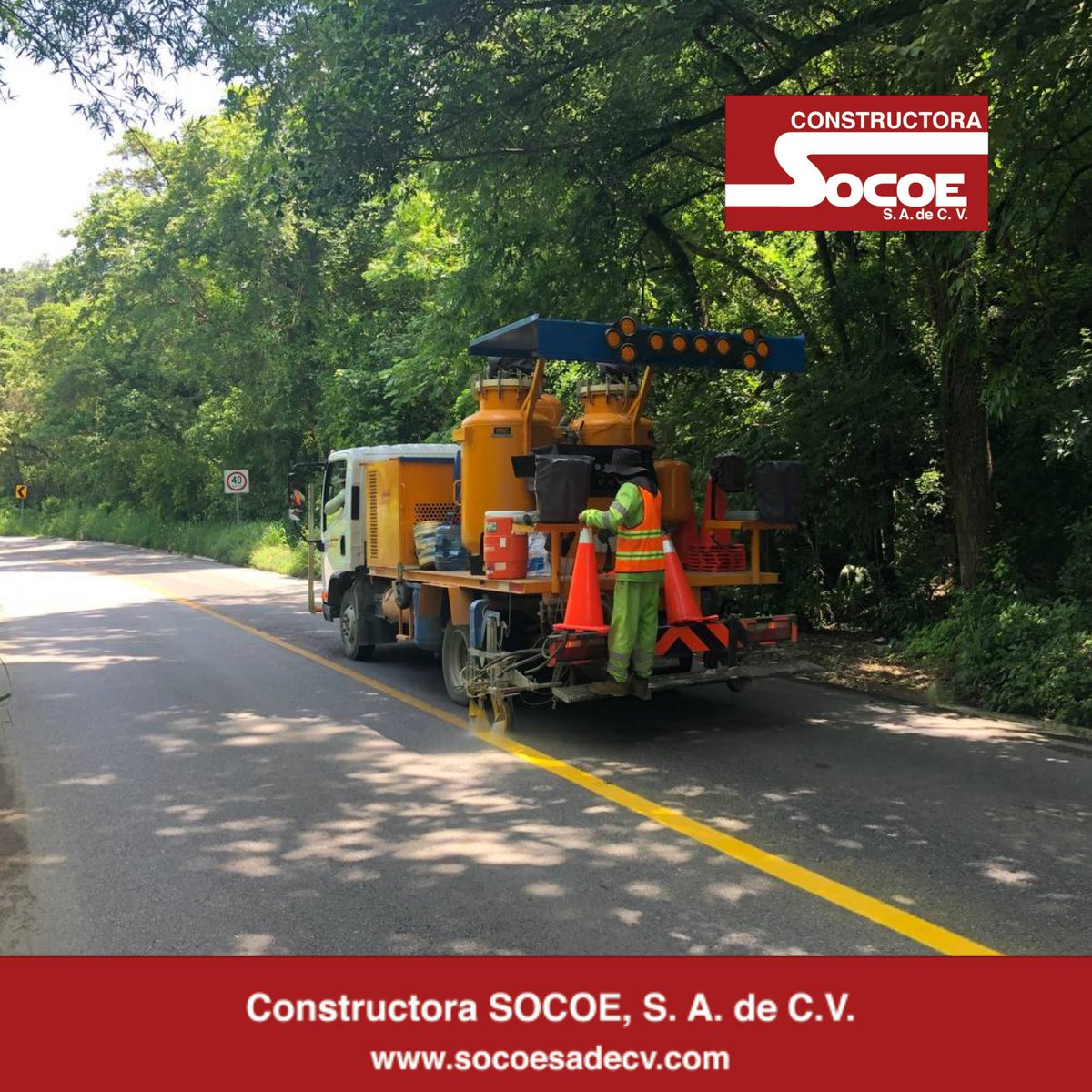 SOCOESADECV's tweet photo. 👉SERVICIO DE SEÑALAMIENTO 
HORIZONTAL Y VERTICAL.👈

¡¡¡CONSERVAR ES PRESERVAR!!!
#ConservarEsPreservar
#ObrasSCT

#SomosSOCOE #PasiónSOCOE #EquipoSOCOE #SOCOE #LaSuperPintura #SCT #SomosCaminerosSOCOE  #SeñalamientoHorizontal #SeñalamientoVertical
#PintaRayas #Pintura https://t.co/ix9YiRSctj