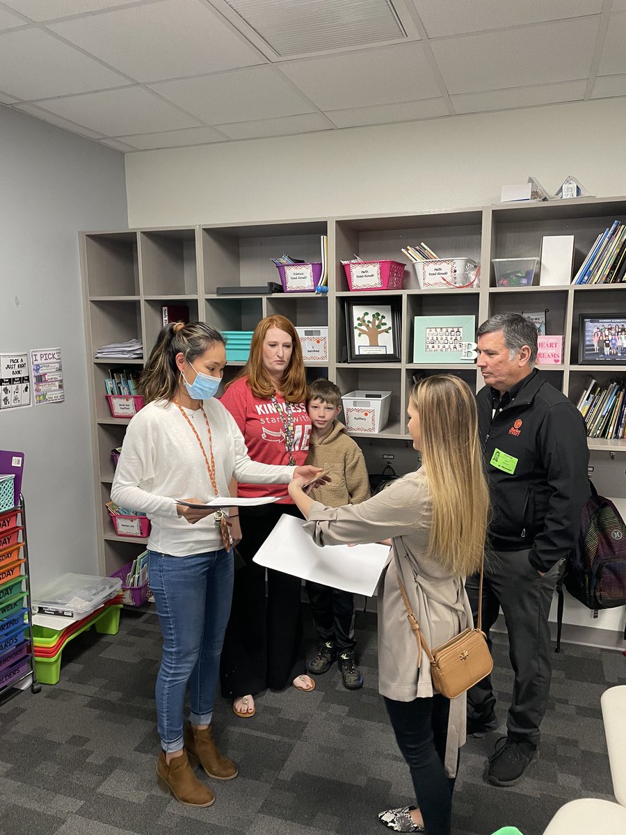 Was awarded the <a href="/MarketStreetTX/">Market Street</a> teachers in the rise award this morning! What an honor! Special thanks to <a href="/McIntyreMarionK/">Bethany McIntyre</a> for this nomination! #mavericksonamission #kindme