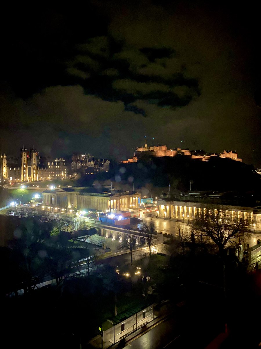 DavidCa19913602's tweet photo. Always a pleasure #Edinburgh 🏴󠁧󠁢󠁳󠁣󠁴󠁿🥃🍿🎥  #princesstreetgardens #scotsmanpicturehouse #portabellobeach @VisitScotland https://t.co/PrWp6Zak7x