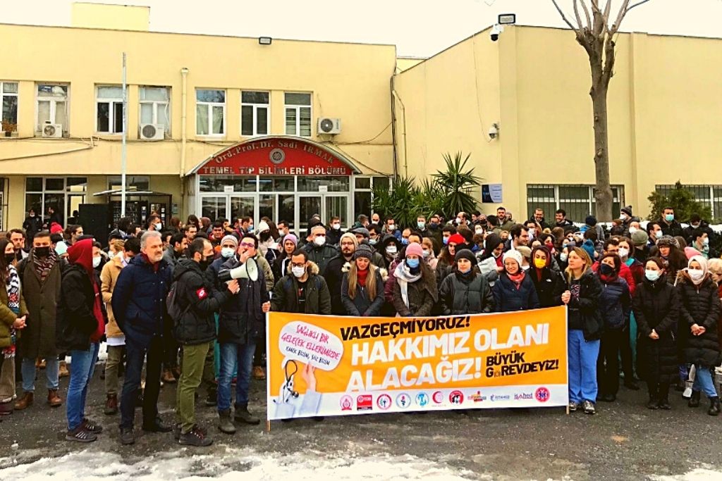 ttborgtr's tweet photo. Oyalama Değil Somut Adımlar İstiyoruz: Mücadeleye Devam

📢 #HaklarımızİçinGöREVdeyiz 
📢 #14MartTıpBayramı

👇
https://t.co/Wqpglv5EnL https://t.co/x1pniqodOh