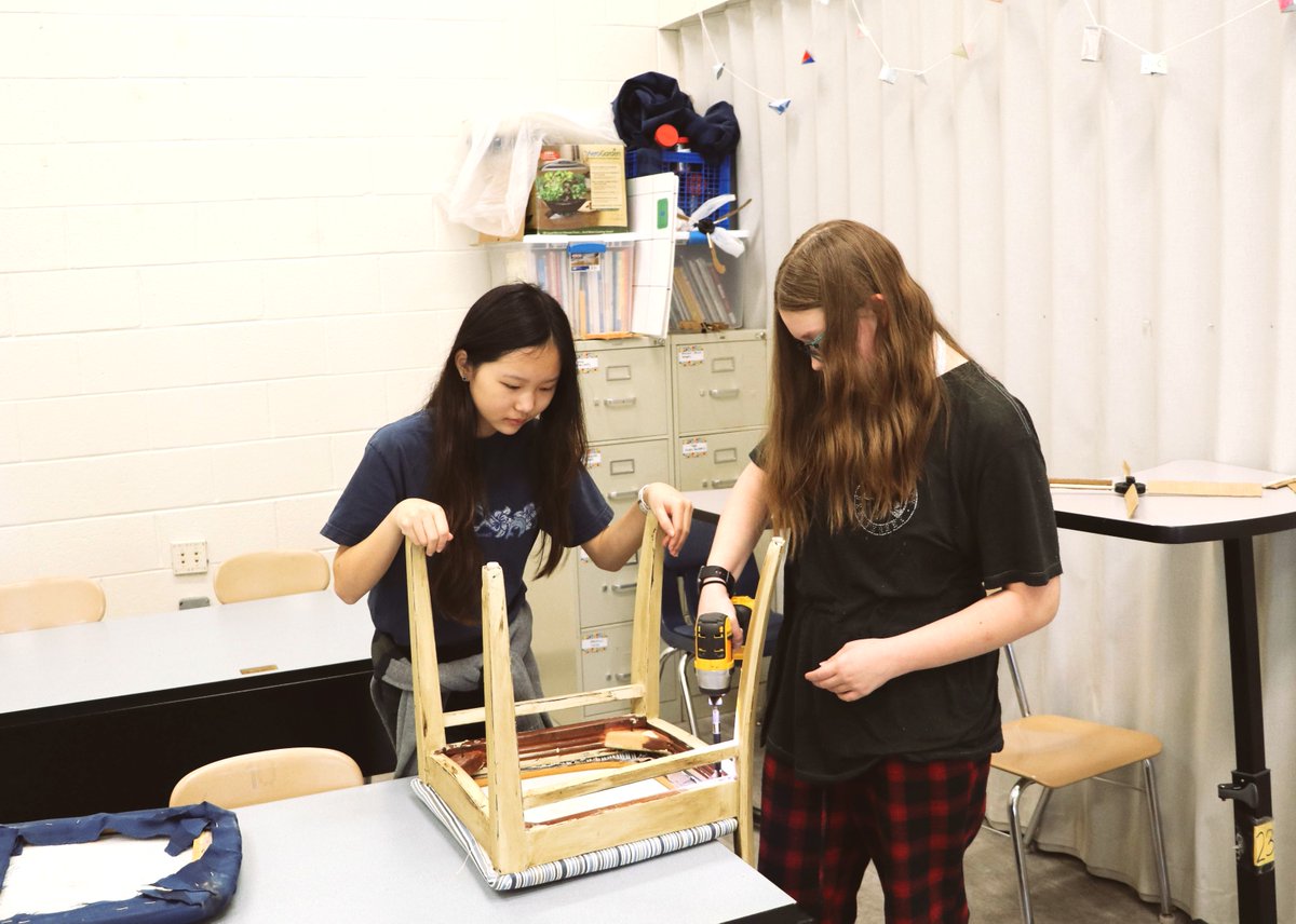 WestChesterASD's tweet photo. The girls of Peirce's Repurpose for a Purpose club have been busy learning the skills necessary to upcycle furniture π¨
From sanding to upholstering, they've helped bring many pieces back to life & ready for use by families & individuals in need! #WCASD #WCASDEducates https://t.co/yWiGs4S1fB