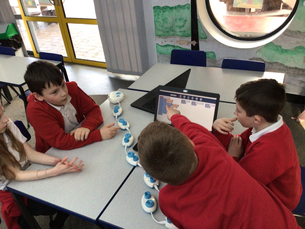 BvsComputing's tweet image. Digital leaders club are really enjoying working out how to use the @codejumpers this afternoon. 💻🙌☺️
