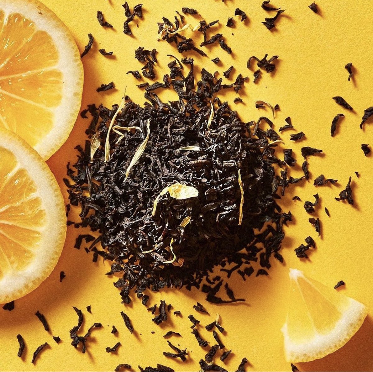 hellateaoakland's tweet image. Today we’re highlighting “Steep Curry”, in honor of @stephencurry30 birthday! 
Happy birthday, Steph! 🎉

📸: @rob_williamson 
Set designer: @audreytaylorvisuals 

#HellaOakland #HellaGood #looseleaftea #tea #black #lemon #stephcurry #smallbusiness #womanownedbusiness #warriors