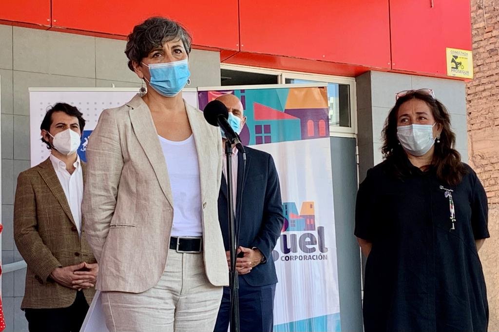 ministeriosalud's tweet photo. Dra. Ximena Aguilera: 

"Lo que nosotros sugerimos para eliminar los aforos en los colegios, es que debiese haber un umbral mínimo de vacunación por aula". https://t.co/pppzzDQrNh