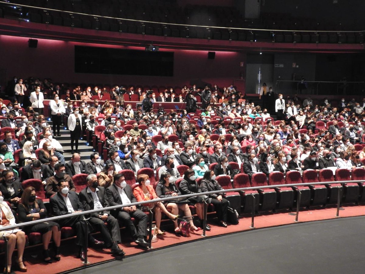 TinocoGRogelio's tweet photo. #Texcoco
"Asamblea de Análisis del Plan y los Programas de Estudio para el diseño de los #LibrosDeTexto gratuitos para la #EducaciónBásica" 
@SEP_mx @geramonro05
@SeducEdoMex @SEB_Edomex
@delfinagomeza @MarxArriaga
@Memo_Legorreta @SEIEM_ @SMSEMmx @Marco_ACarbajal 
@Secretario_36 https://t.co/2xbQQHBrIf
