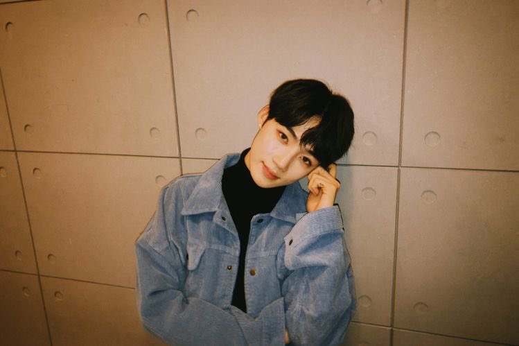 namjaeyeet's tweet photo. @.𝐧𝐚𝐦𝐣𝐚𝐞𝐲𝐞𝐞𝐭's update on [ #dzgpics + #dzgpublic ] to com saudade do meu cabelo preto... stay tuned pra saber se até onfim do dia eu surto e volto pra ele ou não 🤩👌🏼 https://t.co/Vii2XXLAhW
