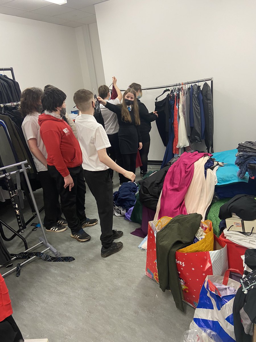 CglenHighSchool's tweet photo. Thank you to the S2 Leadership Academy who got some retail experience this morning sorting out our lovely range of prom dresses/suits/shoes and accessories for our #prelovedprom π https://t.co/VYSaugk5Ax
