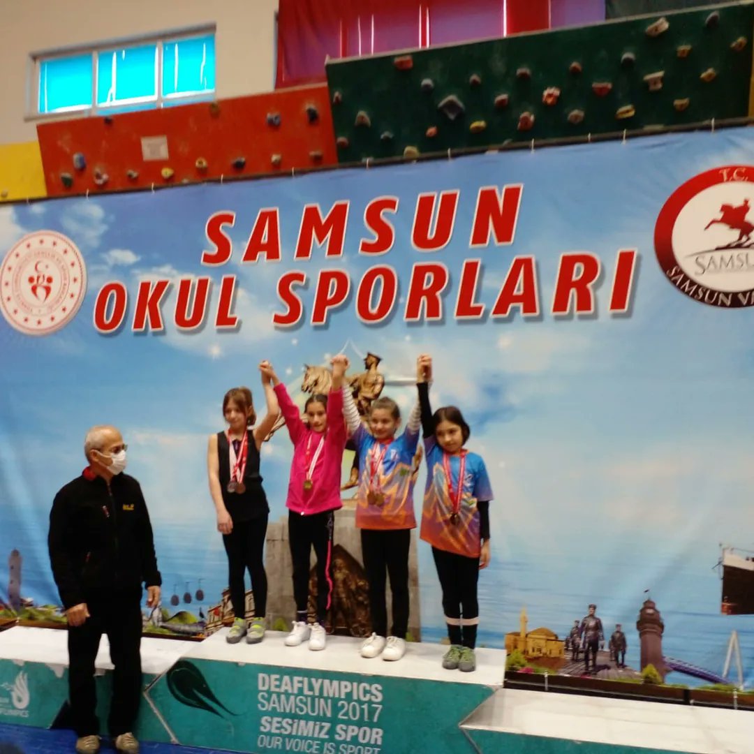 CanikMem's tweet photo. Okul Sporları Fedarasyonu Tırmanış Sporu Samsun İl Şampiyonası, Minik Kızlar kategorisinde @100uncuyilio öğrencimiz Berra Güngör il birincisi olmuştur. Öğrencimizi ve onu yetiştiren öğretmenlerini tebrik ediyor, başarılarının devamını diliyoruz...👏  @Uzunlar61551 @saroglu1977 https://t.co/wcv10wNeFv