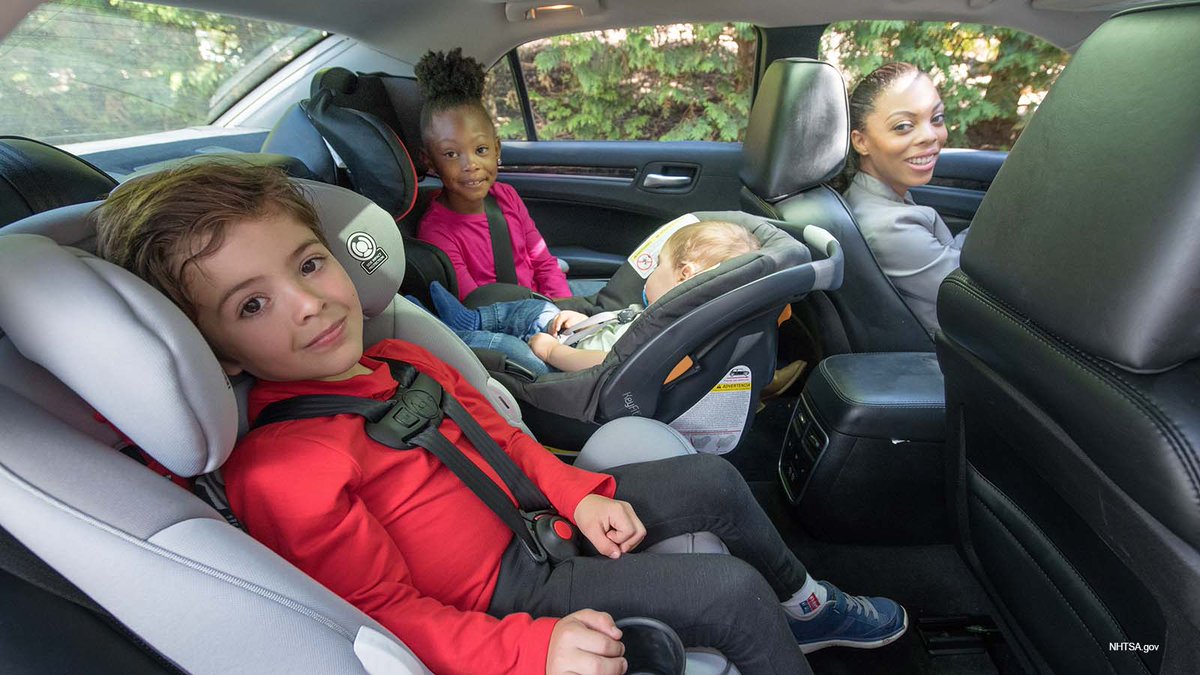 StateFarm's tweet photo. Confused about what kind of child safety seat you should use? You're not alone. 18% of parents were not using any type of child safety seat or booster seat, according to our recent survey. Learn more: https://t.co/AfhZhS4Sf4 https://t.co/nFsgZ33kQB