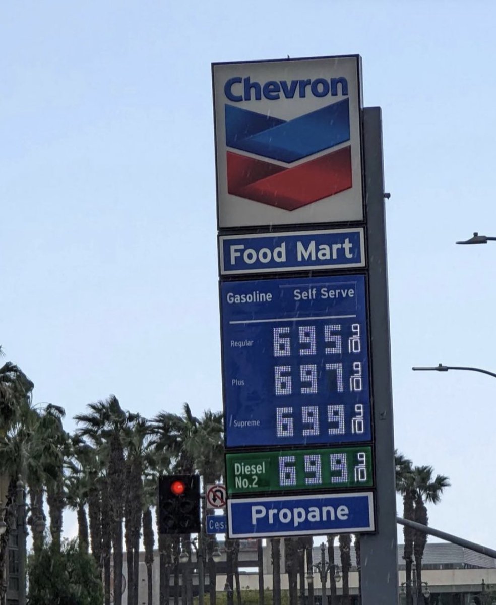 [WHO] benefits?
<a href="/JoeBiden/">Joe Biden</a>
Chevron reported full-year 2021 earnings of $15.6 billion.
ExxonMobil earns $23 billion in 2021.