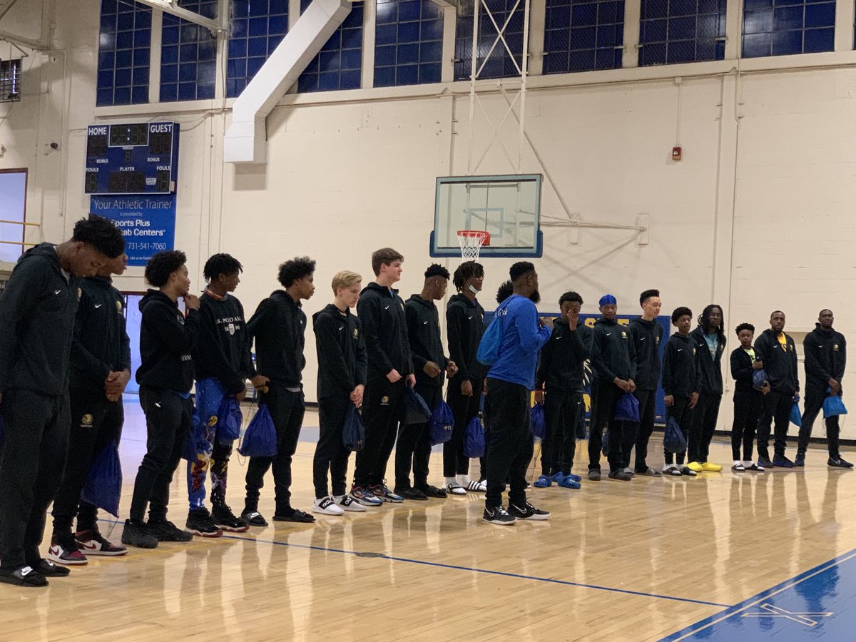 JmcssA's tweet photo. Great send-off for the North Side Indians!! Murfreesboro bound! https://t.co/Au99wkdNq9