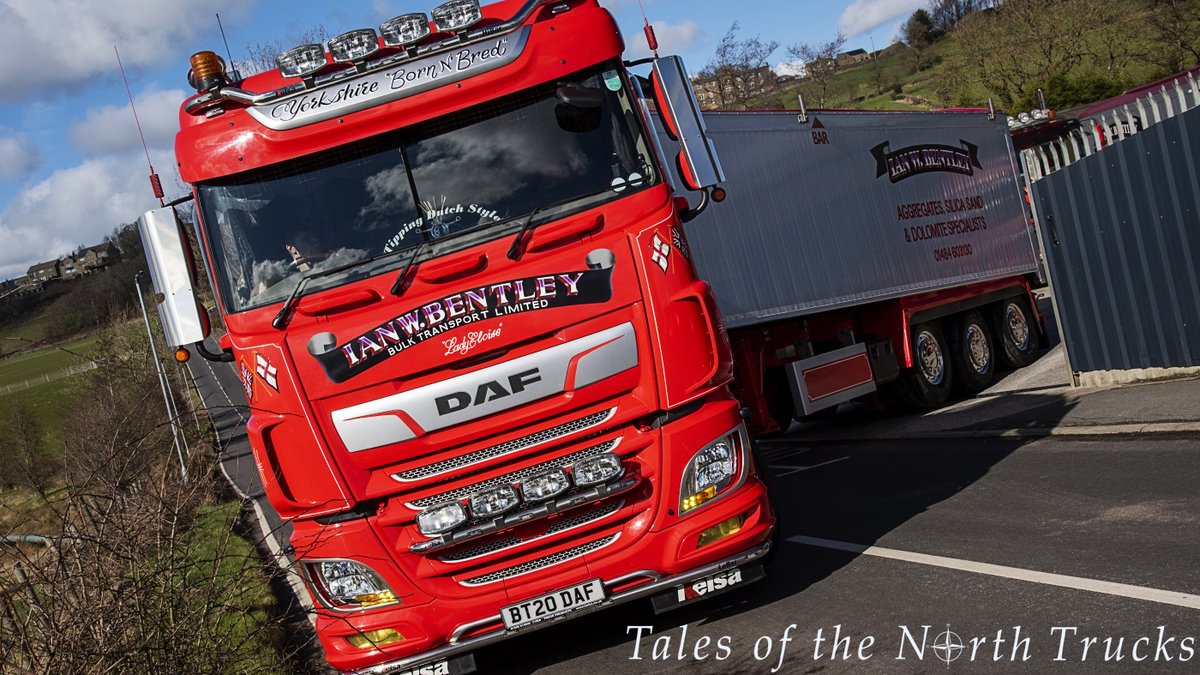 northtrucktales's tweet photo. Just enough room for a little 'un to squeeze through; Ben Bentley (grandson of Ian W Bentley) pulls 'Lady Eloise' out of the yard and into action. @DAFTrucksUK @KelsaTrucks @ContiUK @continentaltire @NorthernPOW #yorkshire #yorkshirelife #trucklife #bulktipper #aggregate https://t.co/YcTgJE8aBj