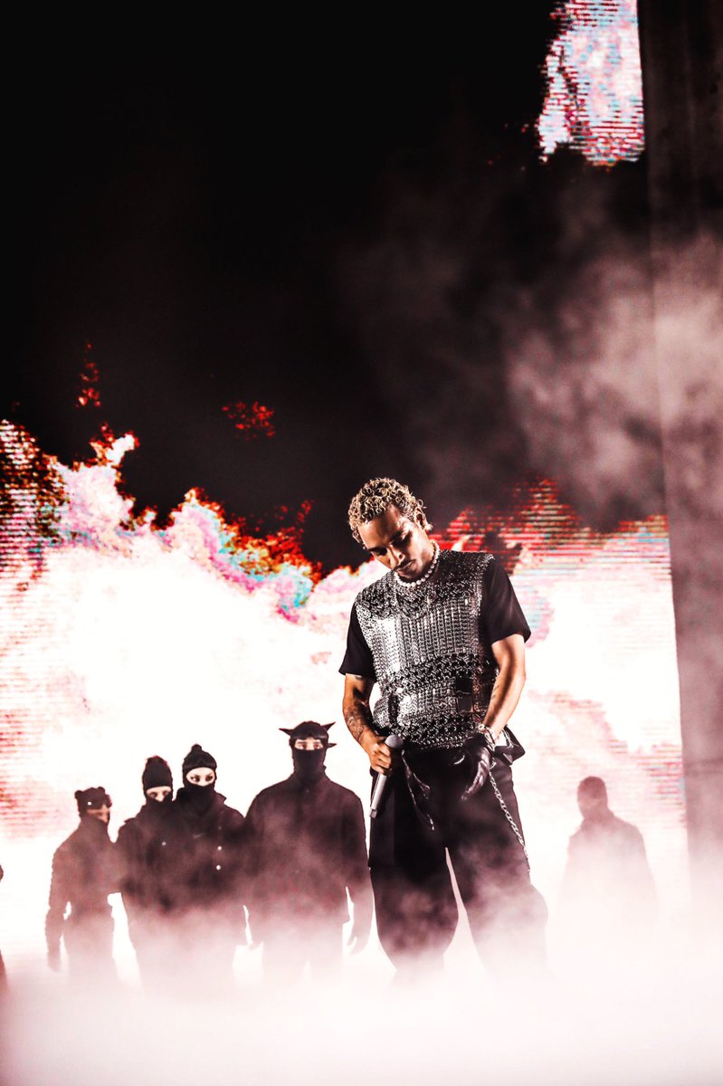 aliverxn's tweet image. LAYLOW

❤️‍🔥 Bercy