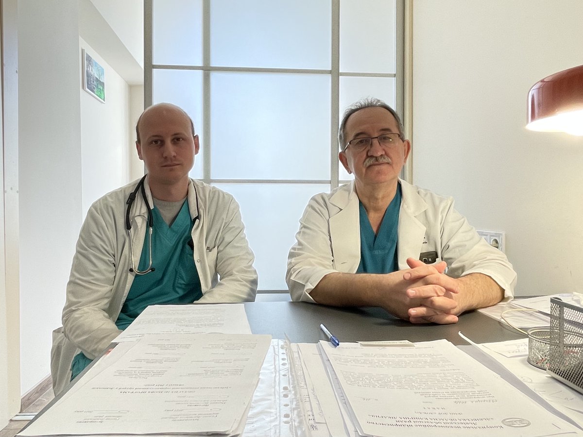 DanMcL99's tweet photo. “If the war comes to Lviv, I think we’ll just sleep in the hospital. And we’ll be ready to work all the time,” says Vitalii Averchuk, a heart surgeon in Lviv (like his son Dmytro). The war is sending patient numbers soaring and disrupting medical supplies https://t.co/8L9soLTwse https://t.co/QaTl1FapTv