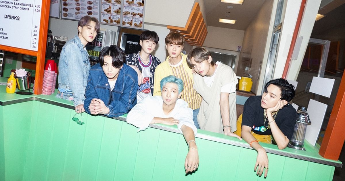 hallyutalk's tweet photo. Dear Oppa: An ARMY wishes for BTS’ happiness and well-being

@BTS_twt @bts_bighit @mahi_bhawna

#DearOppa #BTS #ARMY #hallyutalk #hallyutalkofficial

https://t.co/h6BGyFHF4W https://t.co/HjU7wQT2lh