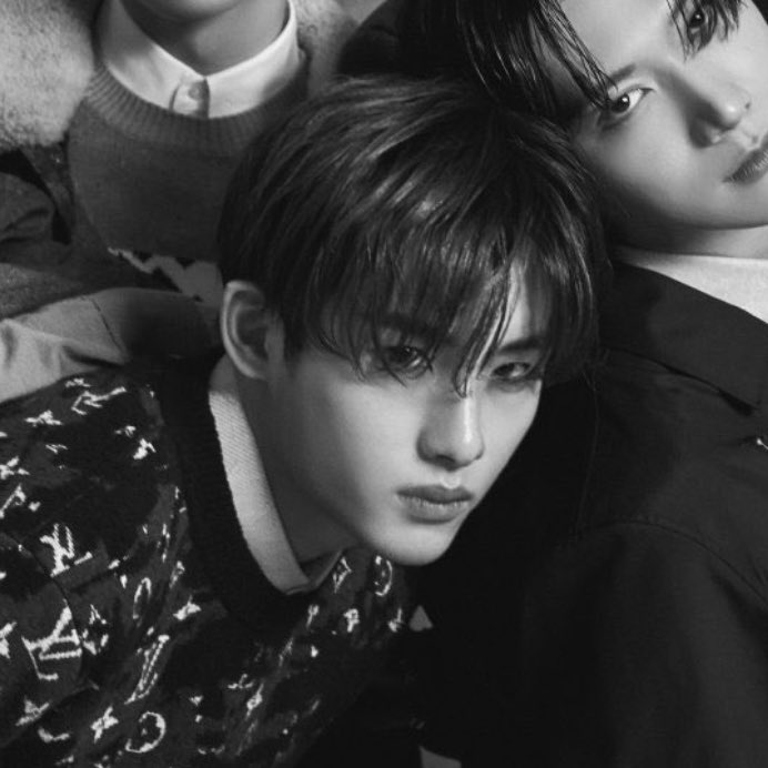 앙 tweet media