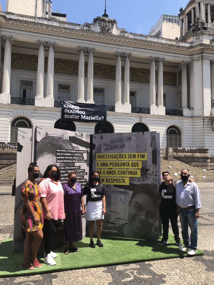 anistiabrasil's tweet photo. As famílias de Marielle Franco e Anderson Gomes - que há 4 anos transformam o luto em luta por justiça - tbm passaram pela instalação. Quem mandou matar Marielle e por que? Acesso aos autos para as famílias já!
#JusticaPorMarielleEAnderson #SigiloPraQuem #4AnosSemRespostas https://t.co/3b2uM5hNl4