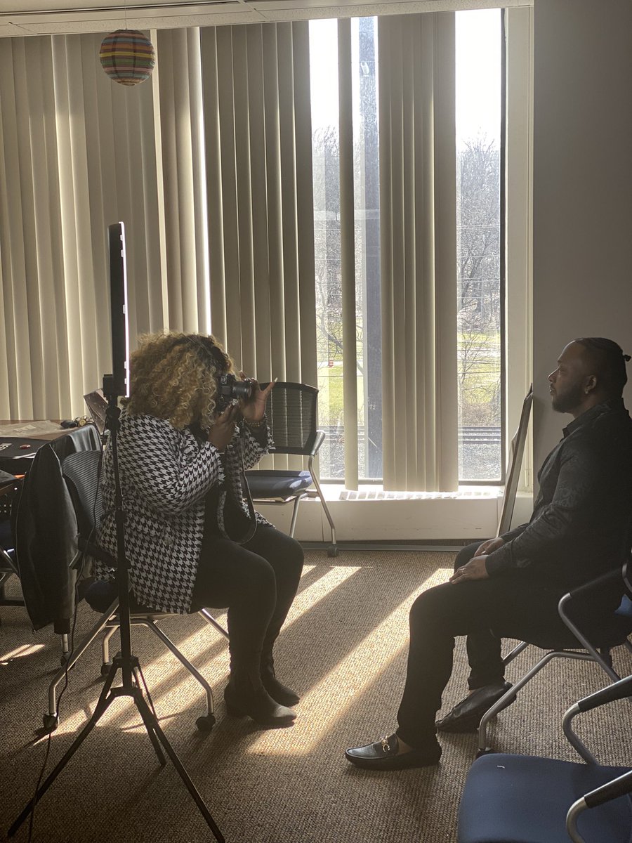 KrisAustin143's tweet photo. Our @caseccc intern Sydney Evans is taking pics of some of our #CAAPP advisory board members as we prepare to create literature to educate the community about prostate cancer and Black/African American men. https://t.co/MFhqzL1MLs