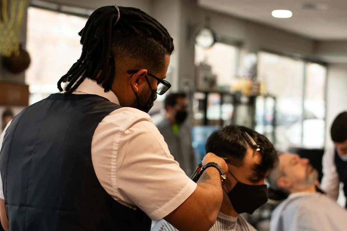 BarberiaGyC's tweet photo. Nuevos fichajes de Marzo!!🤝💈
Keiwer
🇻🇪🇻🇪🇻🇪
•
•
•
@BarberiaGyC @BarberiaGyC 
#barberiagyc #barberia #barbershop #gyc #barbero #barber #barberos #barbers #pelo #hair #haircut #hairstyle #oldschool #fade #peinado #classic #clase #shave #shaver #hairgrooming #pomade #cera https://t.co/qPGKNNZ9li