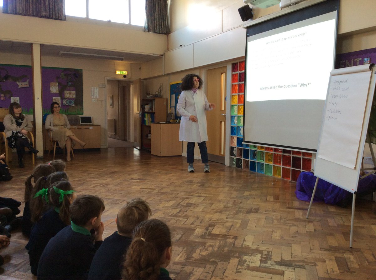 LouiseF86151088's tweet photo. A wonderful start to @ScienceWeekUK @StAmandPrimary. Thank you Ms Vollmar for sharing your amazing science knowledge and teaching us that everyone can be a scientist @DiamondLightSou https://t.co/K8u4F578yL