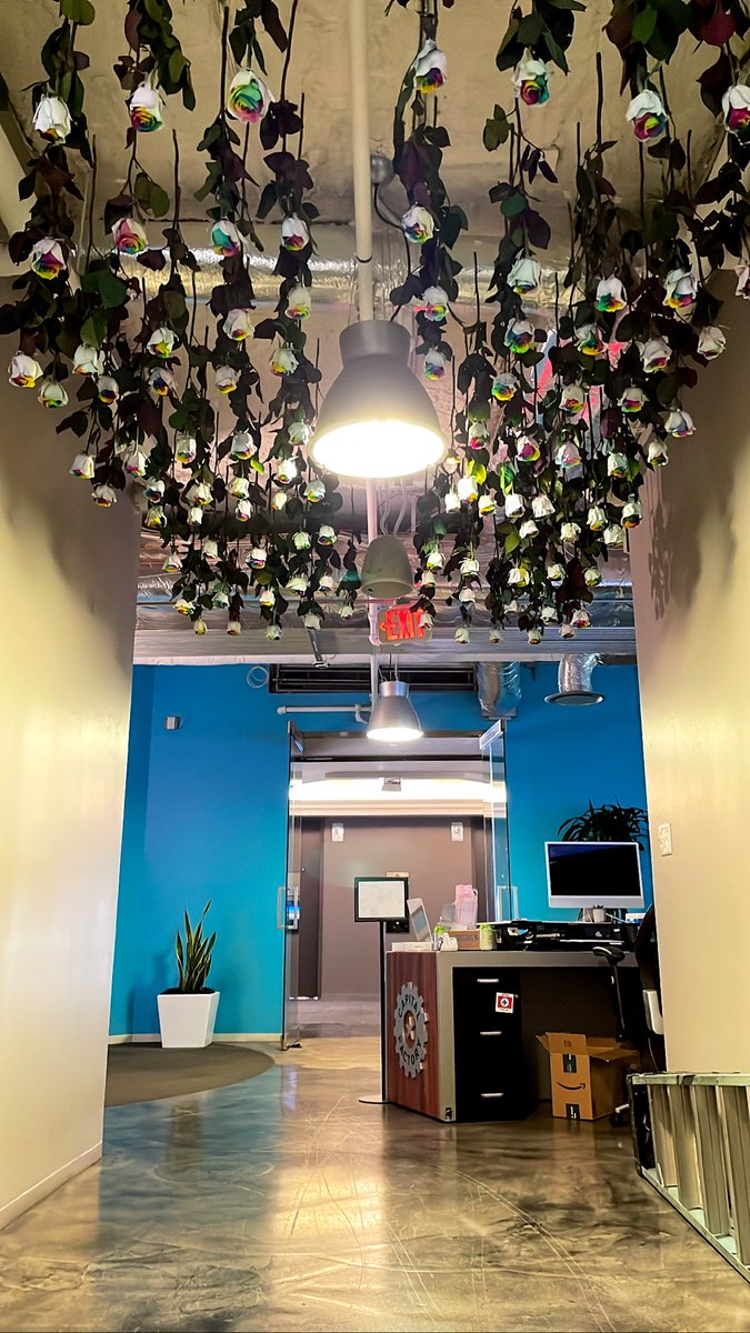 FlorKeeps's tweet image. LET’S GROOVE TONIGHT 🕺🏽🌈

Thank you @capitalfactory for having Flor Keeps at #atxstartupcrawl !

#florkeeps #psychedelicroses #SXSW2022