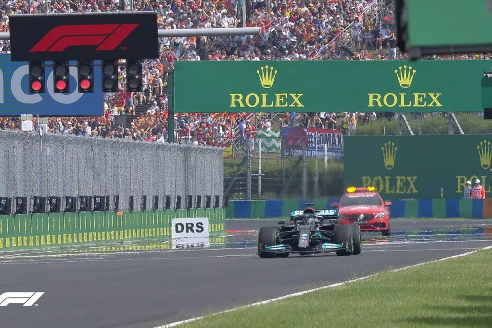 LeLabRacing's tweet photo. J'aimerais tous qu'on prenne un moment, avant que cette saison 2022 ne démarre, que cette image existe https://t.co/BoL8Hhd2Rf
