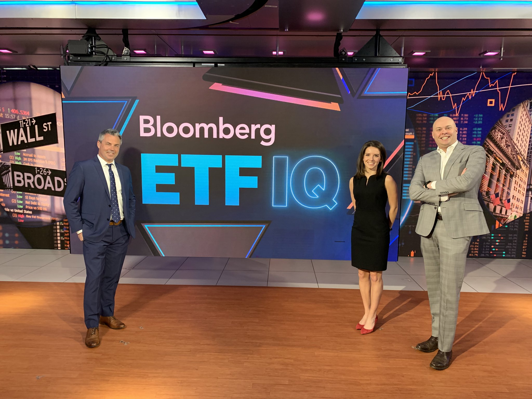 Bloomberg TV on Twitter: "Bloomberg ETF IQ crew getting ready for the  return of the show. Coming up at 1pm New York time, @MattMiller1973  @kgreifeld &amp; @EricBalchunas https://t.co/hYRRIyPksM  https://t.co/oYpFlR4oFz" / Twitter