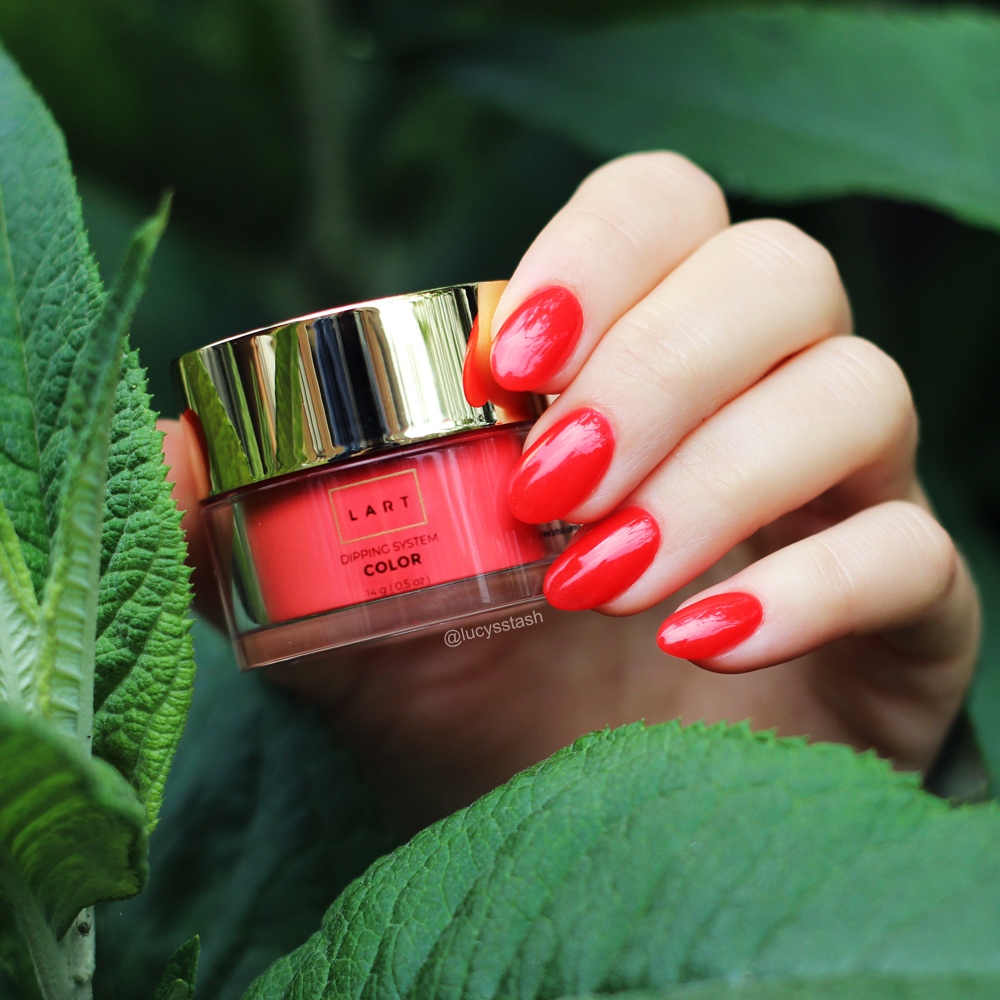 My go-to nail product - @lartnailsuk Mineral Dip Powder system 💋❤️👍⁠
⁠
Now my nails last weeks on me, the dip system supports my nails and keeps them beautifully manicured and strong! 💪⁠ beyondbn.co.uk/store/
⁠
⁠
#manicure #nails #dipmanicure #rednails #dipnails