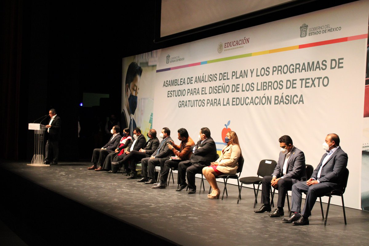 SMSEMmx's tweet photo. Esta mañana, nuestro Secretario General, Profr. Marco Aurelio Carbajal Leyva y el Comité Ejecutivo Estatal 2021-2024 acompañan los trabajos de la "Asamblea de Análisis del Plan y los Programas de Estudio para el diseño de los Libros de Texto gratuitos para la Educación Básica" https://t.co/9Dett5RB1J