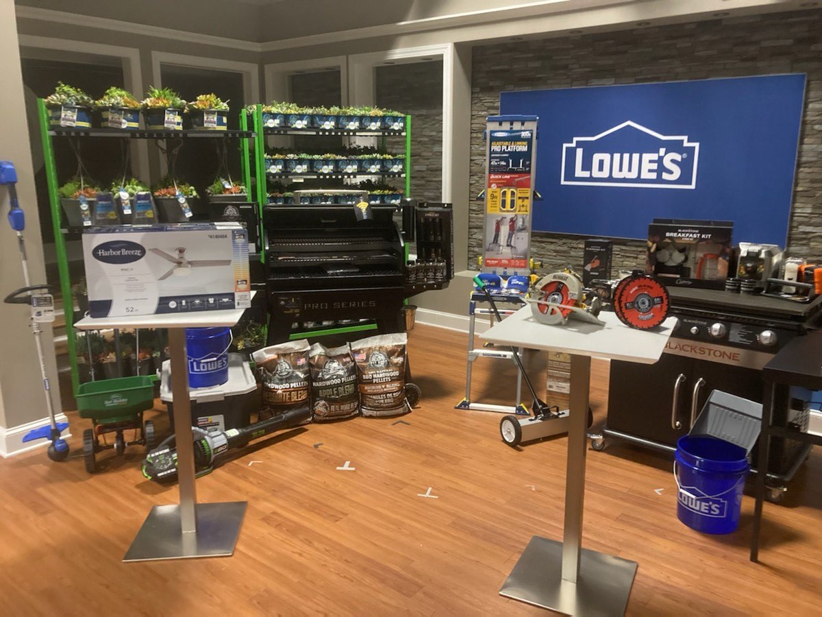 It's almost go time!

We're just one hour away from our #MerchMonday broadcast. Store leaders, we want to hear from you throughout the show! Send your product questions to the Merch Monday inbox. We'll get you answers, and read some of them live!