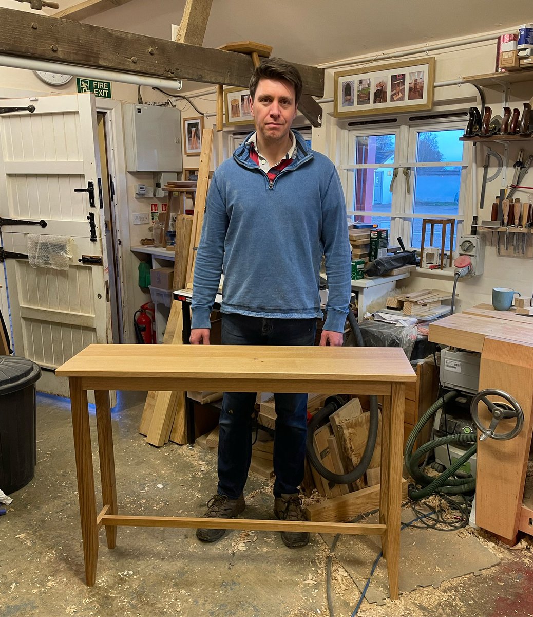 DCHStephenson's tweet image. The finished result of a successful weekend in the workshop! 

Here’s Scott with the oak console table he made on a two day ‘make a console table’ course 😀
#furnituremaking #consoletable #woodworkcourse #makermonday
stephenson-furniture.co.uk/build-an-oak-c…
