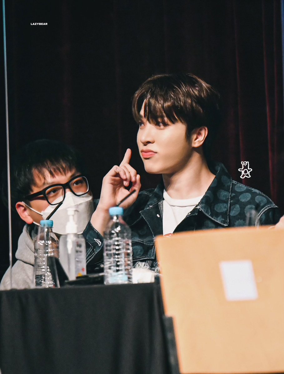 lazybear5218's tweet photo. 220313 HQ

“love and care~ 🥸😍🐮”

#소정환 #SOJUNGHWAN #트레저 #TREASURE @treasuremembers https://t.co/vp9dug7FxK