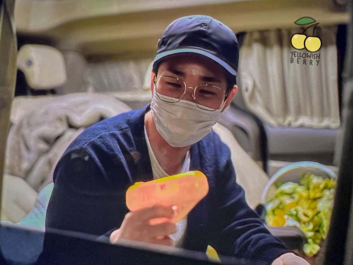 yellowish_berry's tweet photo. 220315 뮤직하이
에구 귀여워💛
#딘딘 #dindin https://t.co/IVOSWg3ZUn
