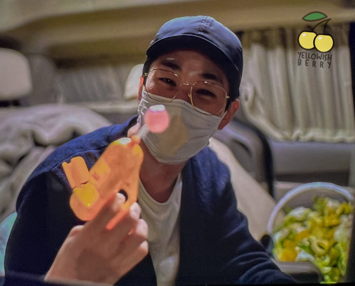 yellowish_berry's tweet photo. 220315 뮤직하이
에구 귀여워💛
#딘딘 #dindin https://t.co/IVOSWg3ZUn