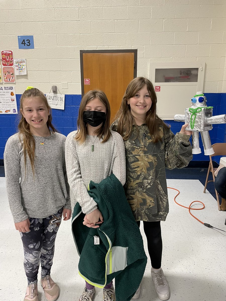 Title1Kidder's tweet photo. To go with our book, The Wild Robot, we are building robots out of recyclable materials! Check out these awesome robots from our 4th graders! The other grades will build on Tuesday and Wednesday.  #KidderPRIDE @DonnakaSpencer https://t.co/9llo3B0TAW