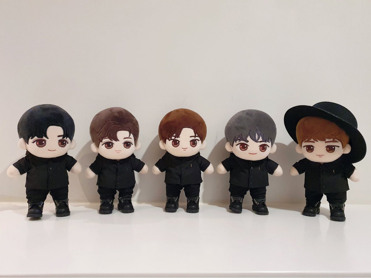 사랑 해줘서 고마웠어. 사랑받아서 행복했어.
나의 모든 곳에 너희들이 묻어 있어.
사랑 할 수 있어서 사랑했던 그 모든 순간에
감사해
행복 하기만 할 줄 알았던 이 날이...
이렇게 맘 아픈 날이 될 줄 몰랐지만
고맙고 또 고맙고 사랑했어.....
#러브
#하나둘셋_뉴이스트_사랑해
#NUEST_LOVE_FOREVER