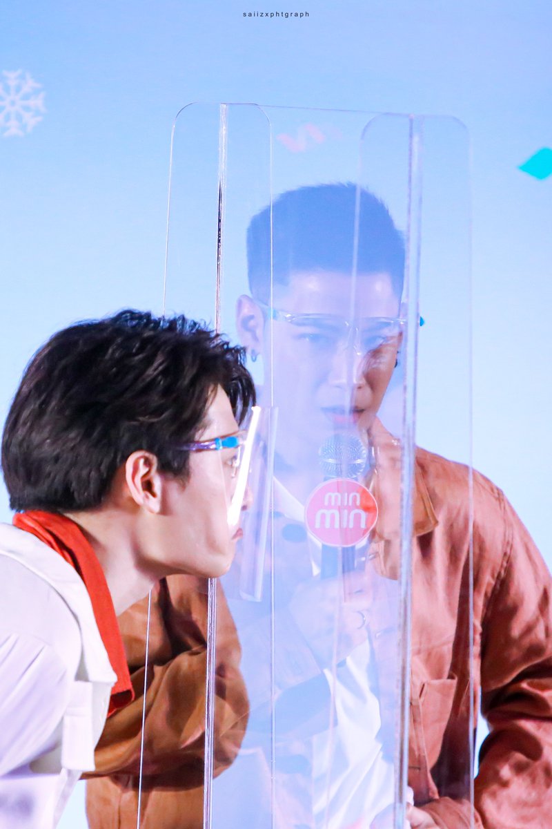 zzzsinezzz's tweet image. ‘พี่มัวแต่เพลินกับความน่ารักของผมน่ะสิ’
ใช่ค่ะ นี่ว่าพี่เค้าเพลินจริงๆแหละ 😌

#มินมินฟินกับคริสสิงโต
#คริสสิงโต