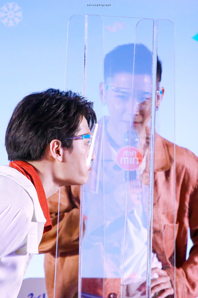 zzzsinezzz's tweet image. ‘พี่มัวแต่เพลินกับความน่ารักของผมน่ะสิ’
ใช่ค่ะ นี่ว่าพี่เค้าเพลินจริงๆแหละ 😌

#มินมินฟินกับคริสสิงโต
#คริสสิงโต