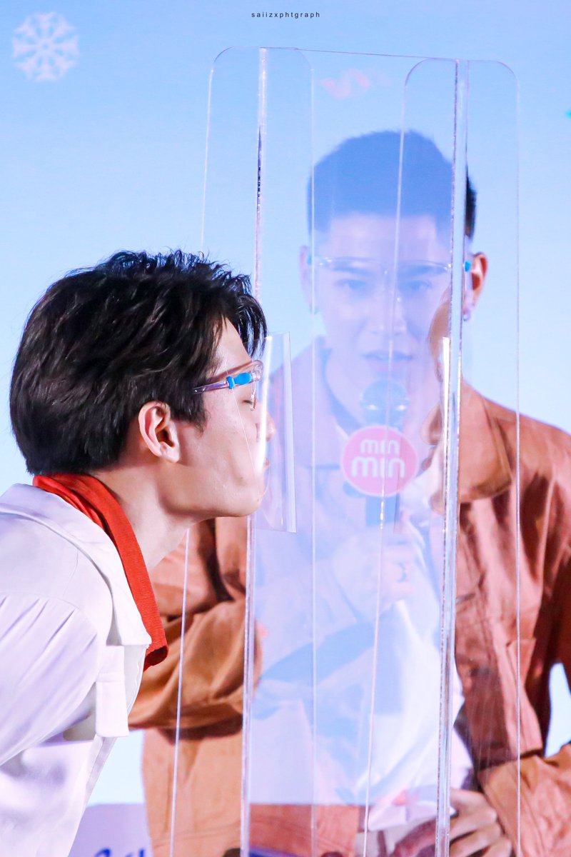 zzzsinezzz's tweet image. ‘พี่มัวแต่เพลินกับความน่ารักของผมน่ะสิ’
ใช่ค่ะ นี่ว่าพี่เค้าเพลินจริงๆแหละ 😌

#มินมินฟินกับคริสสิงโต
#คริสสิงโต