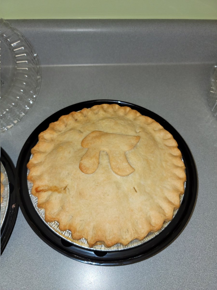 jamielynn2744's tweet photo. When it's PI day at your office! #lifeatStewart #PiDay #piday2022 https://t.co/CyKngL7cwC