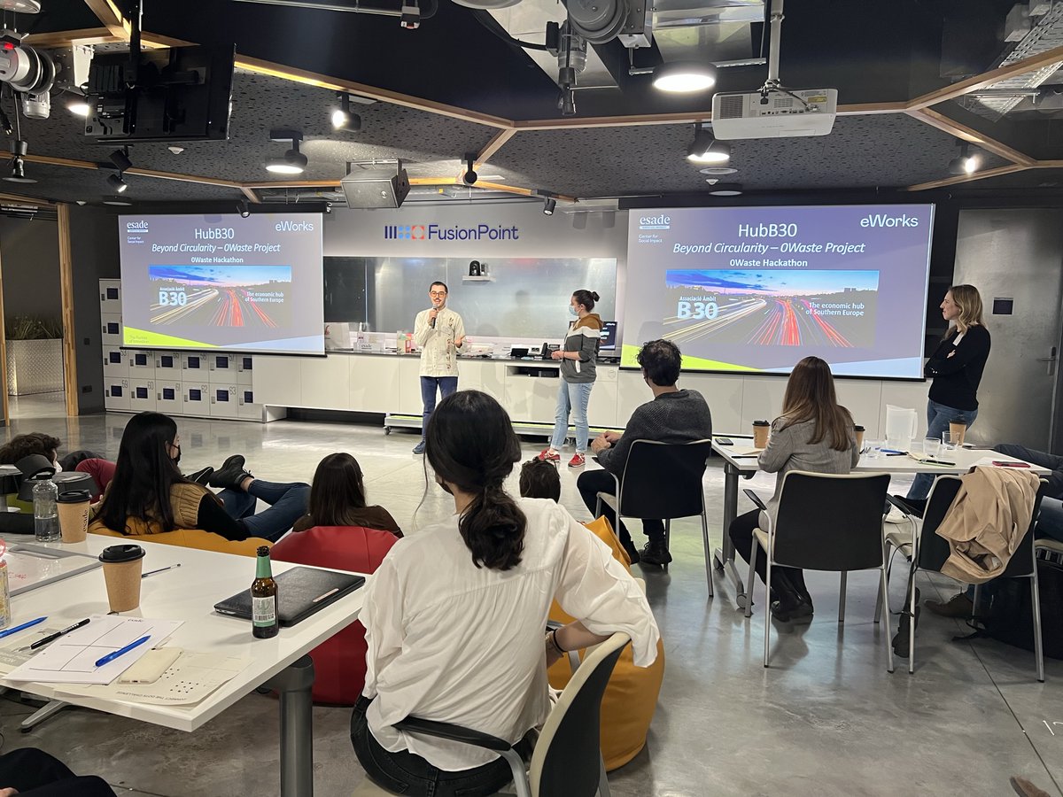 EsadeSocImp's tweet photo. Amazing 0Waste Hackathon weekend @ESADE! Teams developed sustainable &amp; scalable #businessideas that promote #sustainability 🌱

Participants attended a masterclass on #designthinking by @NanitaFerrone and got inspired by María Cano &amp; @vabadc to work on their idea

Thread👇 https://t.co/lGYuMEmEvs