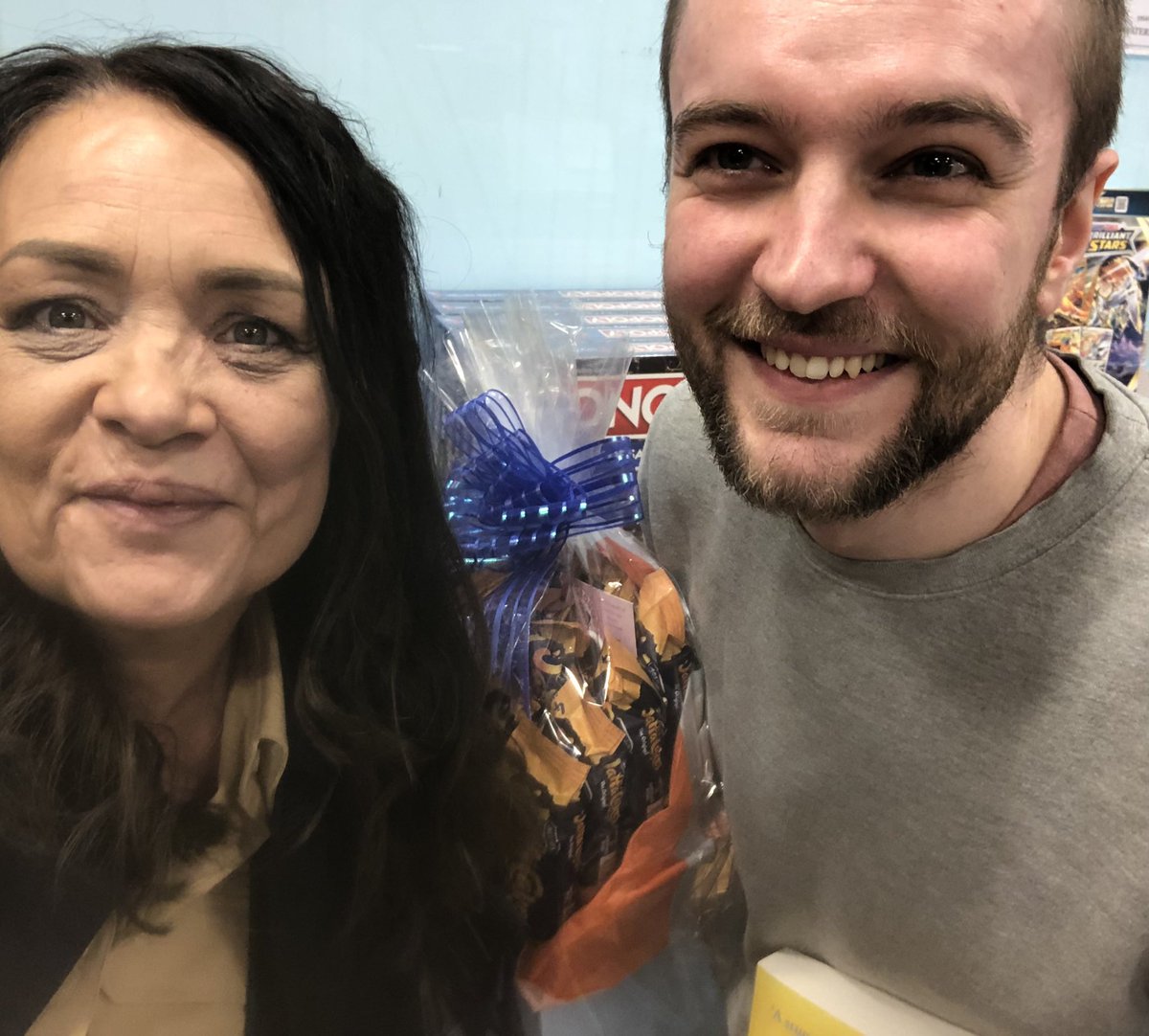 JoannaCannon's tweet photo. Last #DaffodilDrop of the day with Tom! Tom is very tall. There is a proof in there, I promise 😂😂😂 Thank you, @WstoneStockport, making me feel so welcome!
RT this, or any of my bookshop tweets to win a signed and dedicated #ATidyEnding proof of your own! https://t.co/S0kIq7hN3d