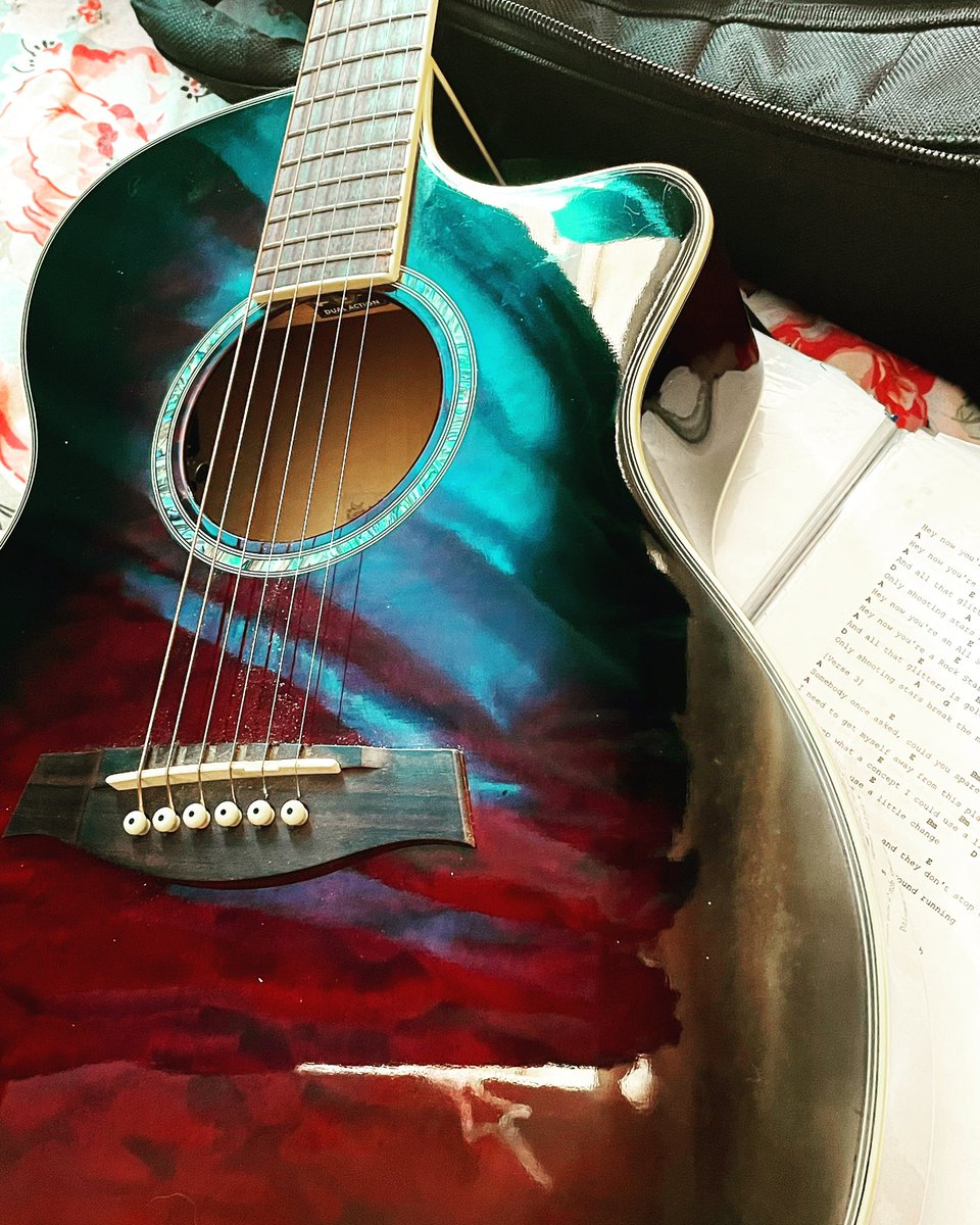 HannahRubyMusic's tweet photo. Looking forward to appearing on @phonicfm this evening from 7pm - 8pm on the roots and shoots show! Link to the phonic fm player for you to tune in: https://t.co/UNKv2PV4IV #exeter #devon #exetermusic #devonmusic #exetermusicians #devonmusicians #exeterphoenix #phonicfm https://t.co/zGwvbIoiW6