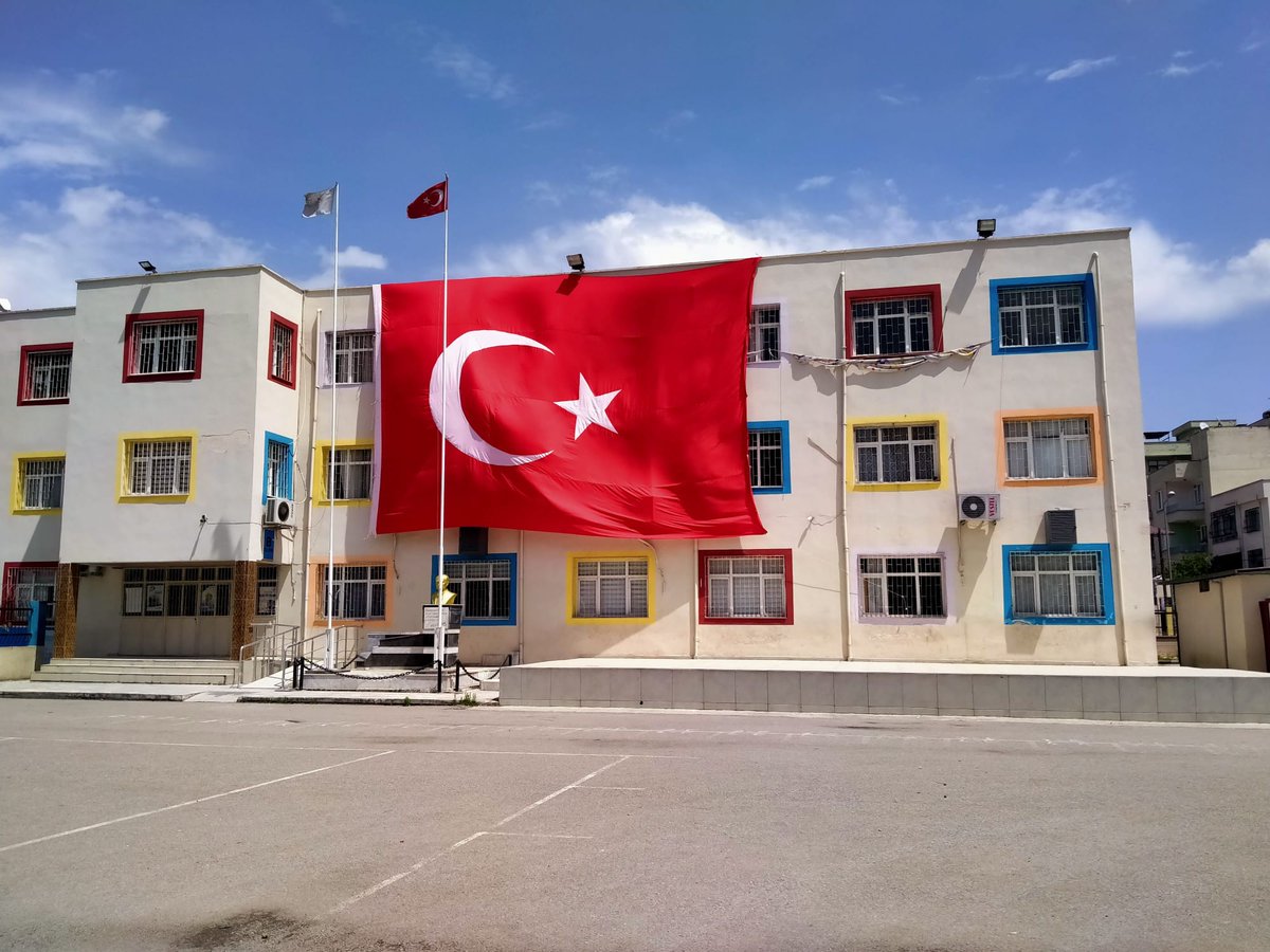 Temel eğitimde 10 bin okul projesi
Bakan Özer: Projeyle bir taraftan okul öncesi eğitime erişimi artırmayı diğer taraftan da eğitimde fırsat eşitliğini güçlendirmek için ilkokullar arası imkan farklılıklarını azaltmayı hedefliyoruz.