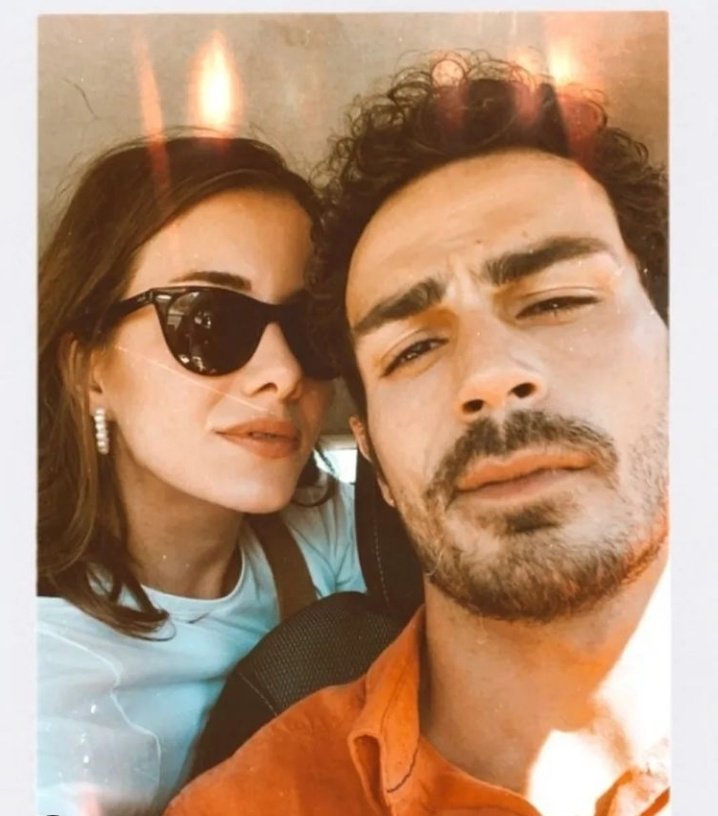 Sencalkhanker's tweet photo. All the couples that I loved have a bad ending or anyone of them leaves the series WHY
#FırCem #Bahkan #idbat #NehYam https://t.co/qsr7DxUbhr