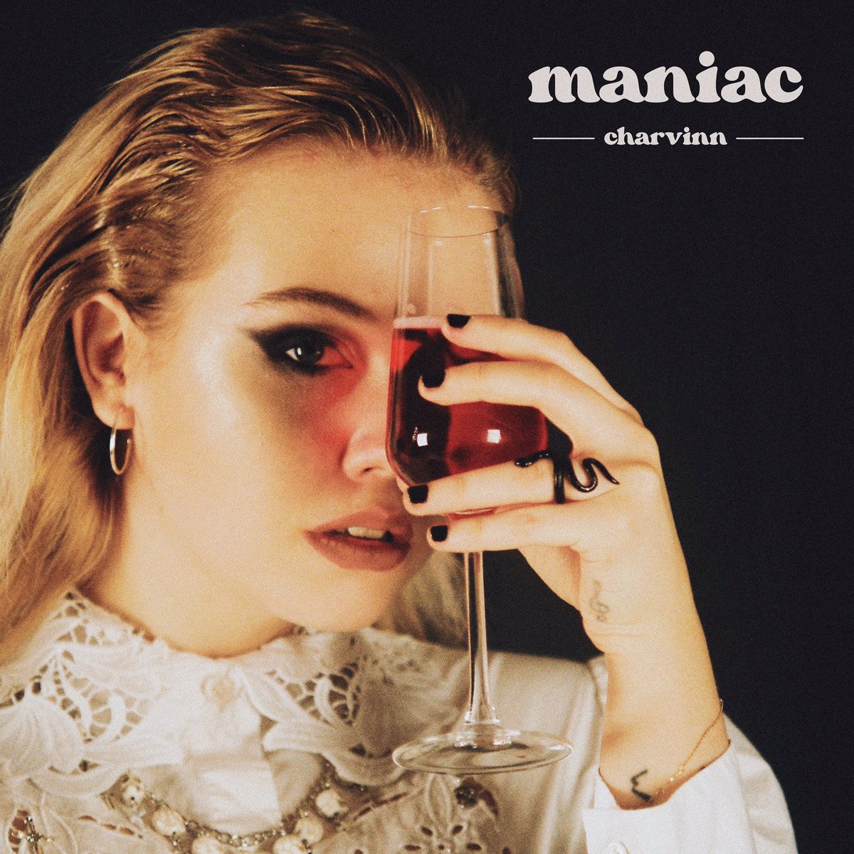 vinylovaaa's tweet photo. můj první singl “maniac” vychází 1. dubna 

Foto:  Eliška Šlahařová 
MUA: Veronika Šišková 
Help on set: Karolína Kruchňová
Košile: Crashily https://t.co/QlBKUnPomn
