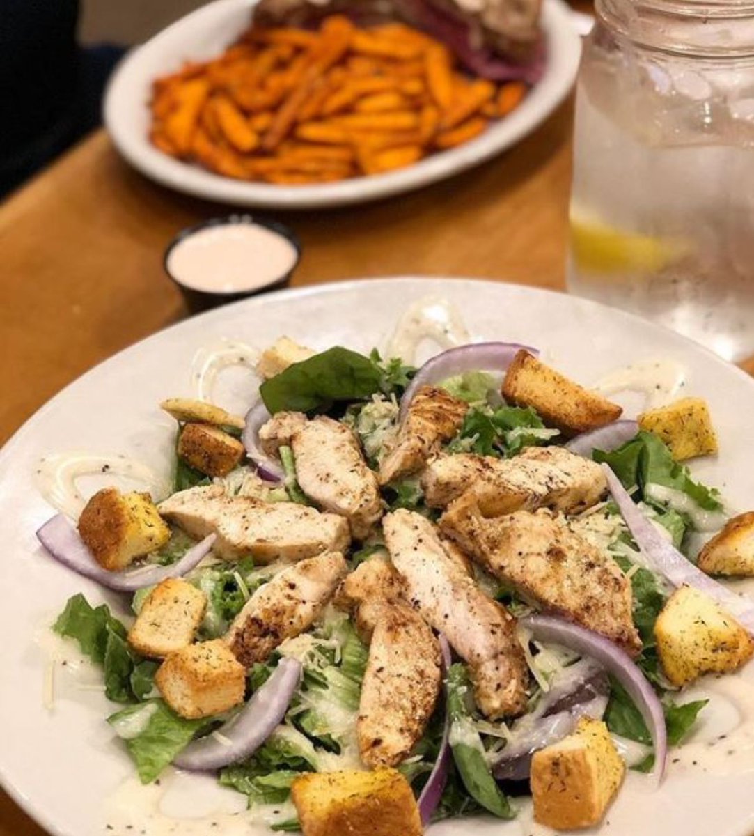 BricksRiver's tweet photo. Lunchtime is always better at Brick's River Cafe 😁
.
💻 https://t.co/rOlJYiWrPA⁣⁣
📍 1205 Main St, Bandera, TX 78003⁣⁣
📞 830-796-9900 Takeout &amp; Dine-in

#BricksRiverCafe #Bandera #Texas #TXeats #TexasLife #TexasMade #FeedFeed #SouthernEats #ForkYeah https://t.co/QaB975qWSV